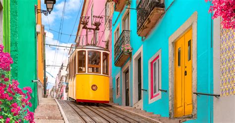 airbnb lisbon old town.